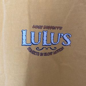 Comfort colors t-shirt size large